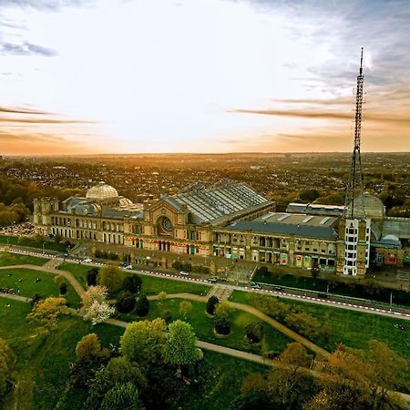 Entire Apartment Alexandra Palace, ロンドン エクステリア 写真