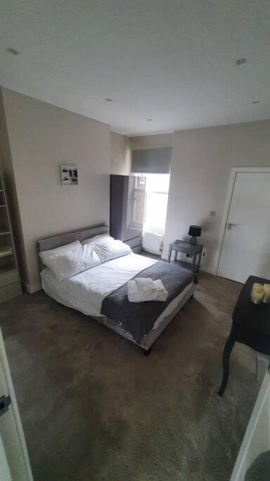 Entire Apartment Alexandra Palace, ロンドン エクステリア 写真