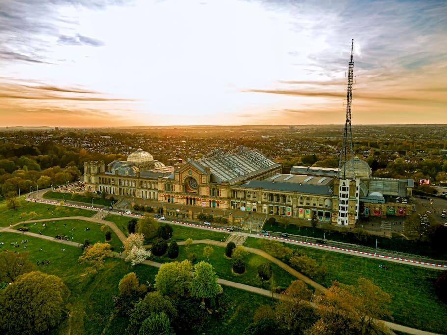 Entire Apartment Alexandra Palace, ロンドン エクステリア 写真